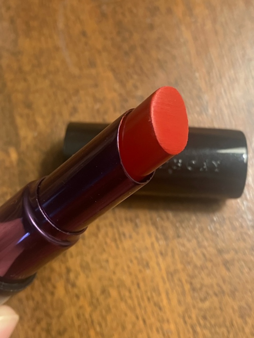 UD lipstick matte in Bad Blood